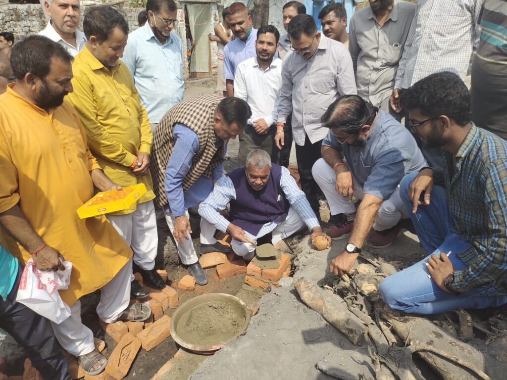 विधायक नवीन दुम्का ने किया लाखों रुपए की विकास योजनाओं का लोकार्पण तथा शिलान्यास In Lalkuan Assembly constituency, MLA Naveen Dumka inaugurated and laid foundation stone programs at various places