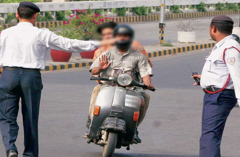 सावधान! यातायात नियम तोड़ने पर भारी भरकम जुर्माना के साथ हो सकती है जेल, जानें सभी नियम