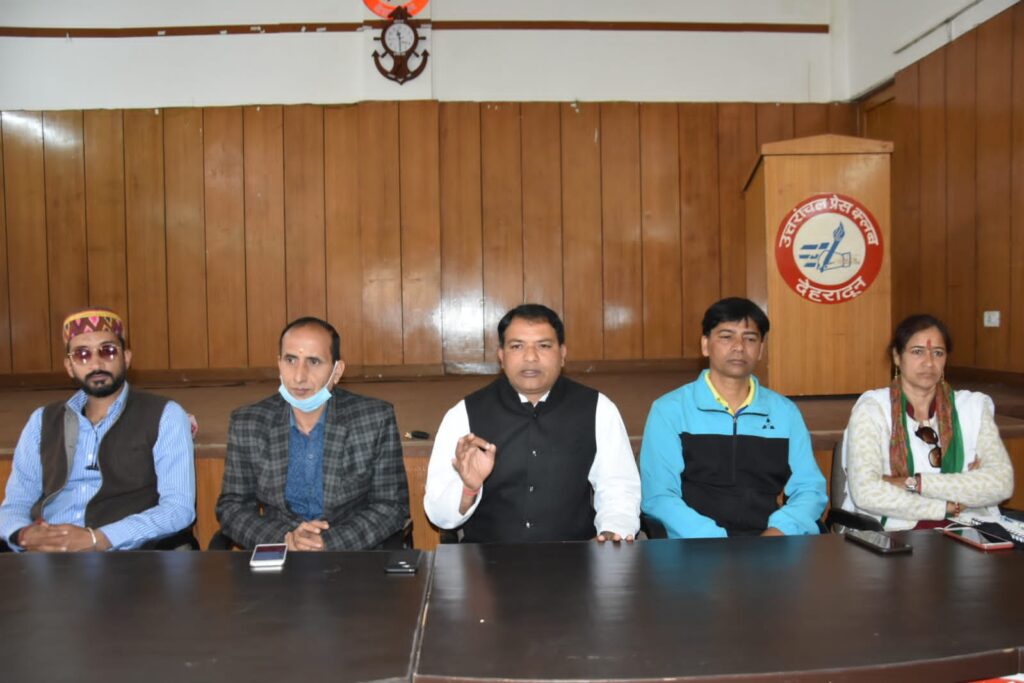विरेन्द्र सिंह रावत बने यू के डी (उत्तराखंड क्रांति दल) के केंद्रीय अध्यक्ष खेल प्रकोष्ठ Dedicated to the development of all sports and sitting in the posts of etc. * Dr. Virendra Singh Rawat * The Central President
