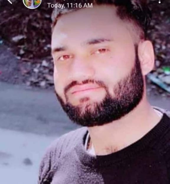 मसूरी: युवक की संदिग्ध हालत में मौत, लोगों ने हत्या की जताई आशंका The body of a 26-year-old youth in the Campati area of Tehri district near Mussoorie has been stirred in the area due to the body being