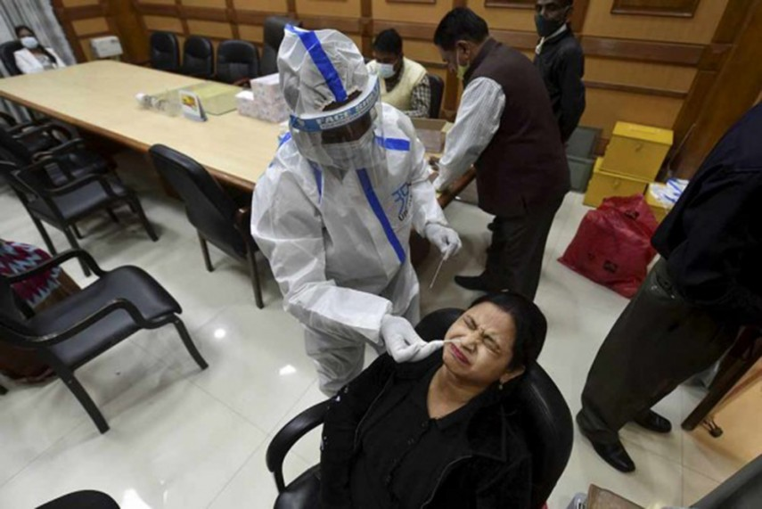 नर्सिंग कालेज में 95 छात्र कोरोना संक्रमित, क्षेत्र में दहशत The second wave of corona virus has accelerated the pace of infection. On Saturday, 95 students of the Government Nursing College, Sursingadhar, New Tehri, were stunned by the arrival of Corona Positive. While reports of samples of many girl students are yet to come. The administration has sealed the entire college and made it an isolation center there.
