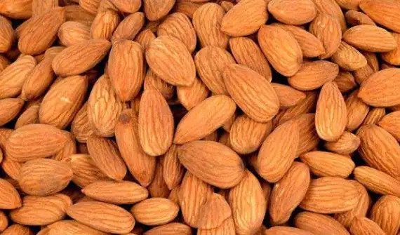ऱोज खाली पेट खाएंगे बादाम तो दूर रहेंगी ये बीमारियां It has often been seen that people eat almonds for compulsion and strength. Everyone knows that almonds have many nutritious ingredients