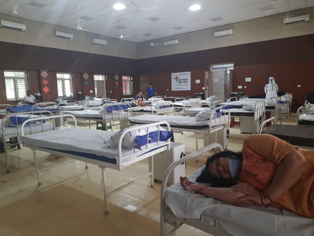 दिल्ली सरकार के द्वारा एक स्कूल में बनाया गया वैकल्पिक आइसोलेशन सेंटर It is an alternative isolation center built in Delhi in view of emergencies due to corona infection. This isolation center has been prepared by Delhi Health Department in collaboration with LNJP Hospital New Delhi in the building of Sarvodaya Bal Vidyalaya.