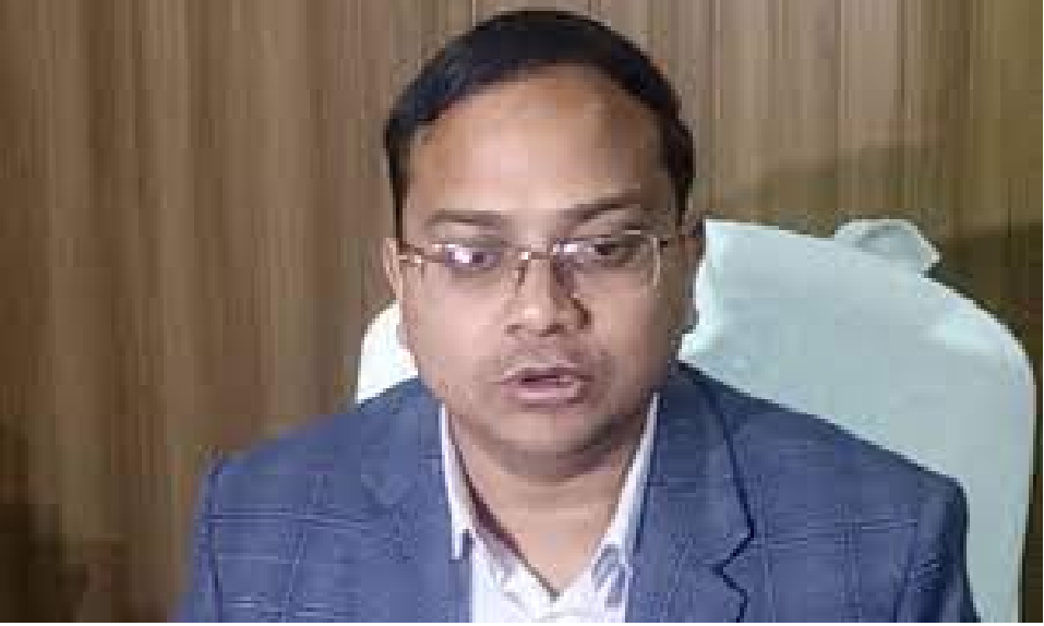 जिलाधिकारी देहरादून ने वर्तमान में कोरोना वायरस का प्रदेश में बढते प्रकोप को लेकर दिए निर्देश District Collector Dr. Ashish Kumar Srivastava has informed that in the district of Dehradun, the Corona virus in Village Atambagh Kanta Kunj Main Road under the Municipal Corporation Dehradun area, CAS FOS Academy, FRI and Vikas Nagar area. The said areas have been declared as contamination zones as a result of identification of infected persons.