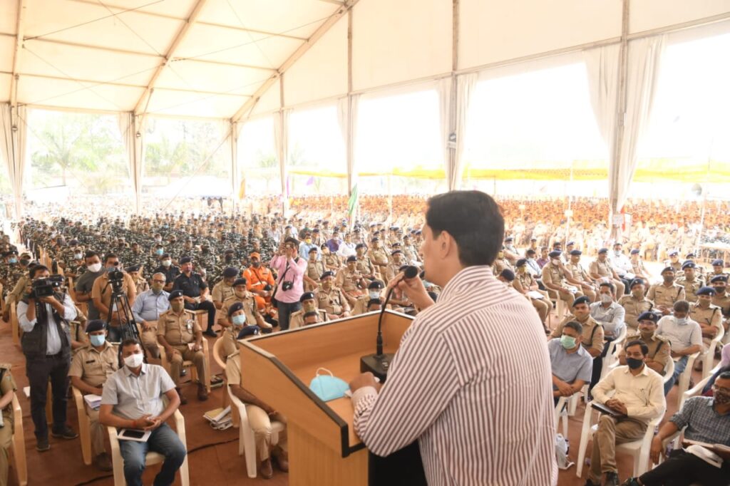 कुंभ मेला: अर्द्धसैनिक बलों एवं अन्य अनुशांगिक इकाईयों की ब्रीफिंग पुलिस लाइन भल्ला कॉलेज स्टेडियम मायापुर हरिद्वार में आयोजित Somvati Amavasya April 12, Navamsavasar April 13 and Baisakhi April 14 briefing of all police / PAC / paramilitary forces and other ancillary