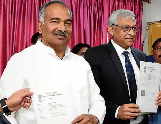 शिक्षा मंत्री अरविंद पांडे ने बढ़ाई आरटीई एडमिशन आवेदन की तिथि There is big news from the education department. Yes, Education Minister Arvind Pandey has extended the date of RTE admission application till 20 April. Date of application is being adopted online in 6 districts and offline process in 7 districts. Explain that 11000 applications have been received in 6 districts.