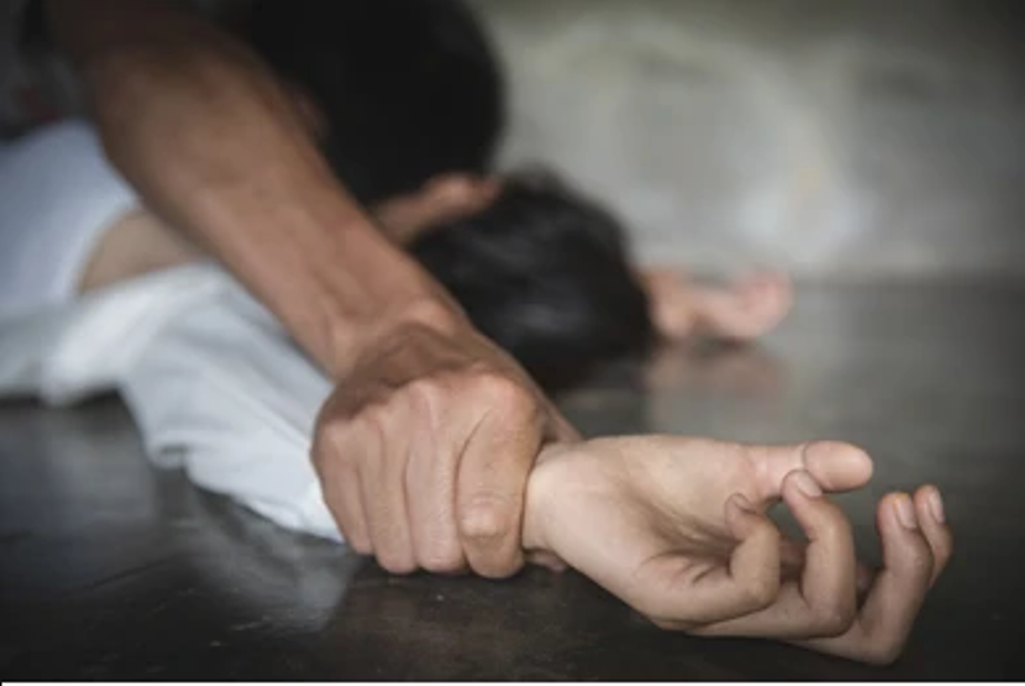 रुद्रपुर: नाबालिग के साथ रेप, आरोपी गिरफ्तार A case of rape of a 12-year-old innocent has come to light in Rudrapur. In which, after the complaint of the family, the police took immediate action and registered a case against the accused youth and also arrested the accused youth.