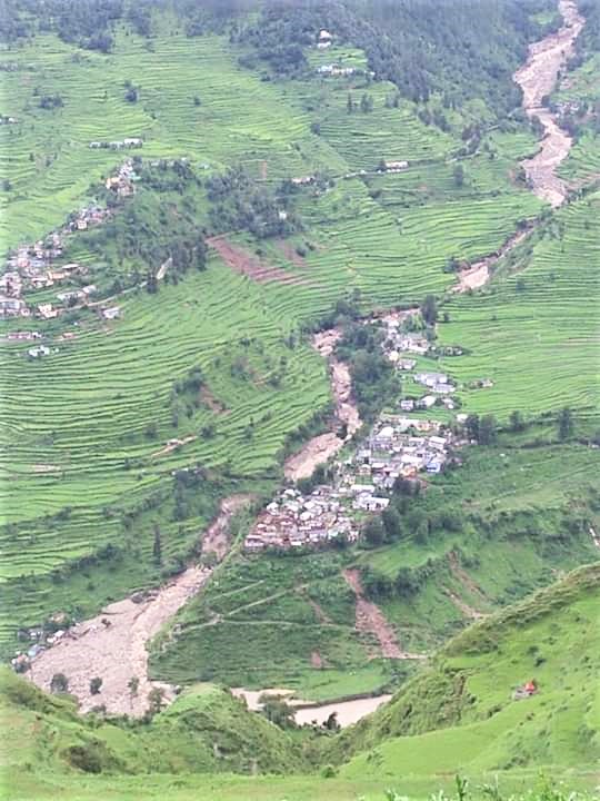 रोपा गांव के आपदा प्रभावित परिवारों को सुरक्षित स्थानों पर विस्थापन और पुर्नवास हेतु आवंटित की गई धनराशि Disaster management has been allocated funds for the displacement and rehabilitation of disaster affected families in the villages Faldiagaon, Tehsil Garasain under Tehsil Garasain under Tehsil Garasain in Chamoli district and disaster affected families of Ropa village under Tehsil Chamoli.
