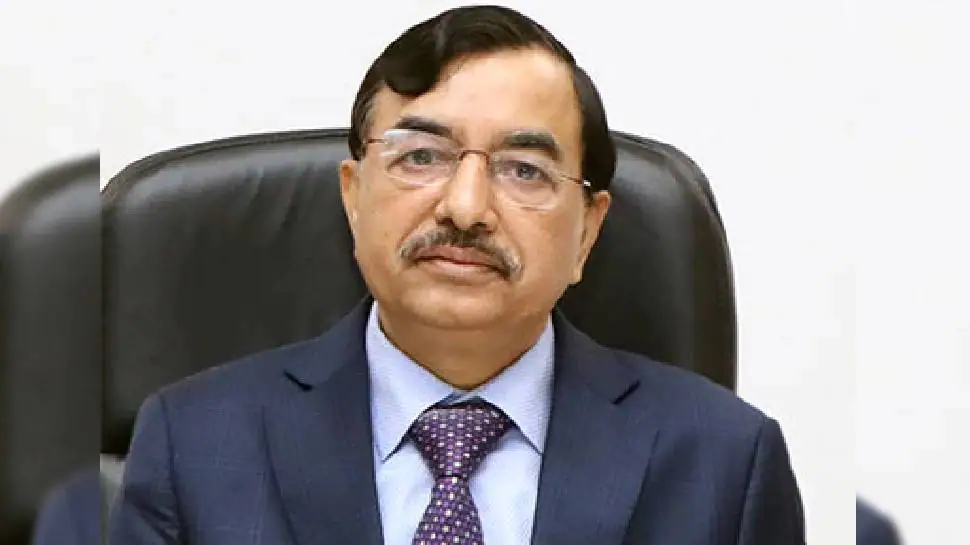 सुशील चंद्रा बने देश के 24वें मुख्य निर्वाचन आयुक्त Sushil Chandra took over as the 24th Chief Election Commissioner of the country on Tuesday. Please tell that Sushil Chandra has replaced Sunil Arora. Sushil Chandra was appointed Election Commissioner on 14 February 2019 before the Lok Sabha elections.