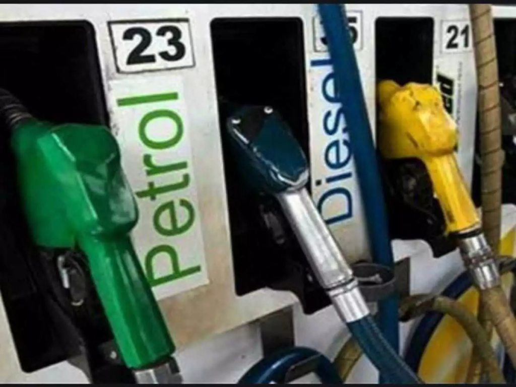 आज फिर थमें पेट्रोल-डीजल के दामों, जानिए क्या है आज का रेट… There has been no change in the prices of petrol and diesel in the country today, Saturday, April 17, even on the second day. Please tell that on Thursday before this, the prices of both these oils were cut by 14 to 16 paise, but today again the prices did not increase on Friday.