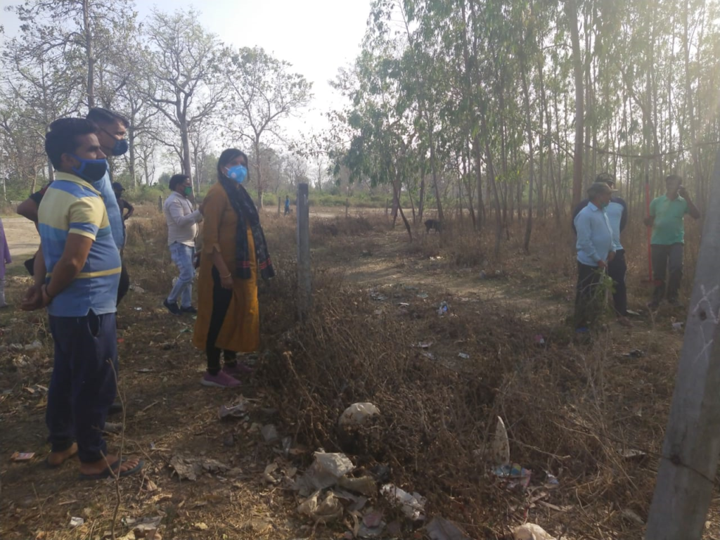 तराई केंद्रीय वन प्रभाग के टांडा रेंज के जंगल में लगी आग, मचा हड़कंप Tanda Range forest fire of Terai Central Forest Division, stirred up