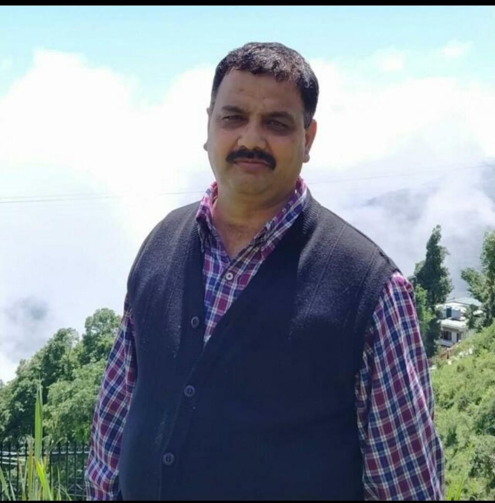 Salute to the spirit of service of Mussoorie Municipality Cleanliness Inspector Virender Bisht. After being infected by Corona on April 22