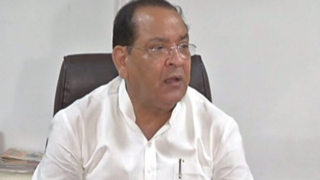 माननीय कैबिनेट मंत्री श्री यशपाल आर्या के निर्देशन में गांव सिल्टोना में बहुउदेश्यीय शिविर का आयोजन A multi-purpose camp was organized in the remote village of Siltona in Betalghat development block under the direction of Honorable Cabinet Minister Shri Yashpal Arya.