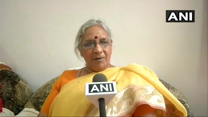 वरिष्ठ कांग्रेस नेता और पूर्व सांसद करुणा शुक्ला का कोरोना से निधन, अस्पताल में चल रहा था इलाज Senior Congress leader and former MP Karuna Shukla died in a hospital in Chhattisgarh due to corona