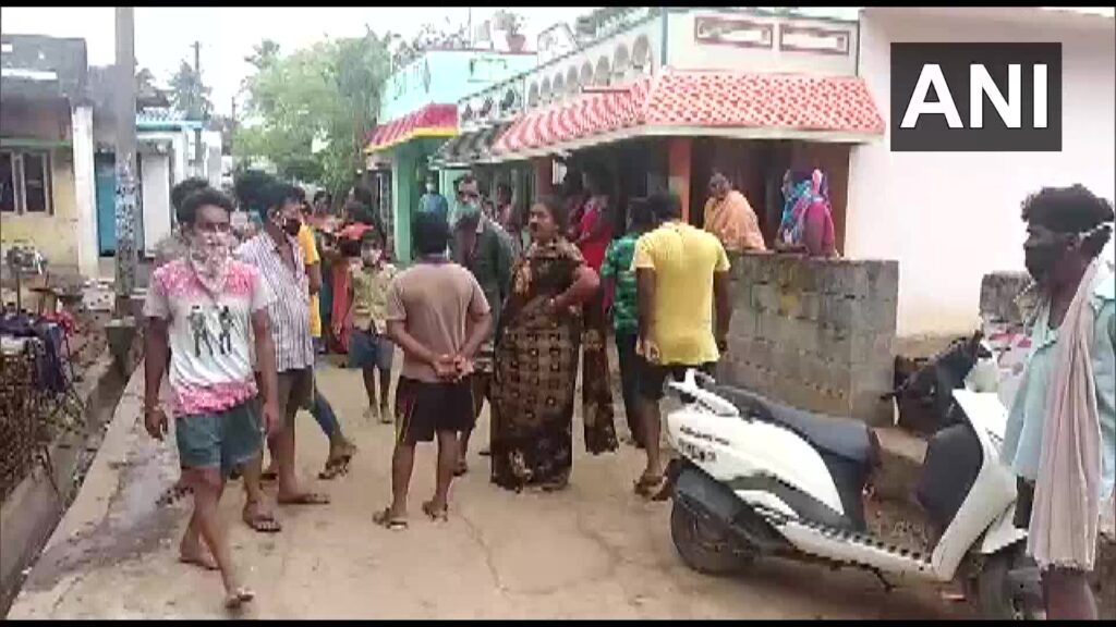 आंध्र प्रदेश: बेटी के साथ हुआ रेप तो पिता ने बिछा दी लाशें…