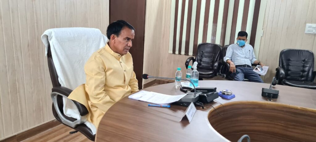 कोऑपरेटिव बैंकों में आरटीजीएस, ईपे, गेटवे सुविधाओं को जोड़ने के लिए नोडल अधिकारी बनाएं- सहकारिता मंत्री डॉ धन सिंह रावत