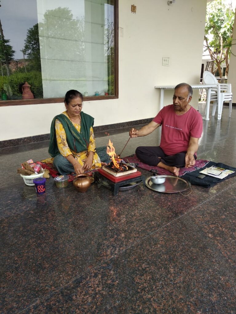 कामधेनु गोधाम एवं आरोग्य संस्थान ने सभी के शीघ्र अच्छे स्वास्थ्य की कामना के लिए किया हवन का आयोजन