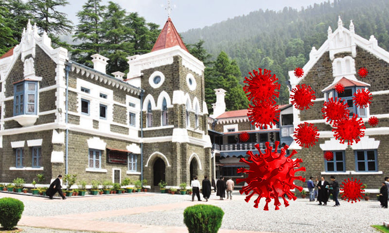 उत्तराखंड: छत की जगह एक पतला सा तिरपाल और बिस्तर की जगह मवेशियों का चारा…ये है इस गांव के लोगों की जिन्दगी