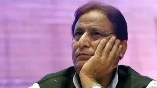 पूर्व मंत्री आजम खान की सेहत में हुआ सुधार- कोरोना रिपोर्ट निगेटिव, जल्द ही सामान्य वार्ड में होंगे शिफ्ट Corona report of former Corona-infected former minister and senior SP leader Azam Khan admitted to Medanta Hospital came negative on Monday.