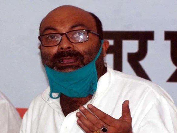 कांग्रेस कमेटी के अध्यक्ष अजय कुमार लल्लू ने दागे सवाल, आखिर किसके संरक्षण में चल रहा जहरीली शराब का कारोबार