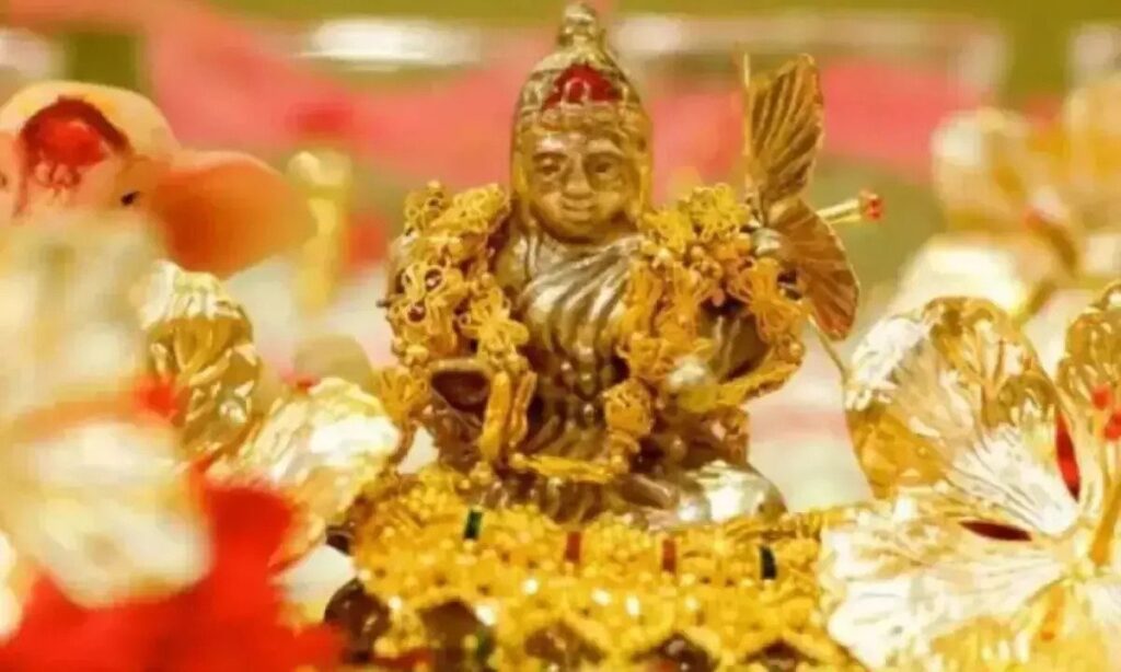14 मई को मनाई जाएगी अक्षय तृतीया, मां लक्ष्मी की कुछ ऐसे करें पूजा Akshaya Tritiya is auspicious. Goddess Lakshmi is worshiped on Akshaya Tritiya. On this day, some such measures are done,