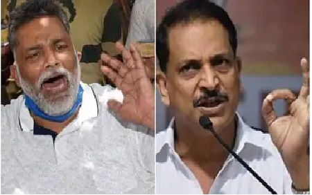 कोरोना के कारण मचा हाहाकार, सांसद के घर एंबुलेंस कर रहा आराम The ambulance case found in the office premises of MP Rajiv Pratap Rudy has taken a new turn. An FIR has been lodged against the national president of Jan Adhikar Party (Jap) and former MP Pappu Yadav at the Amanore police station. This FIR has been lodged by Panchayat Ambulance Operations Coordinator Rajan Kumar Singh of Dhanaura village of Avatar Nagar police station area.