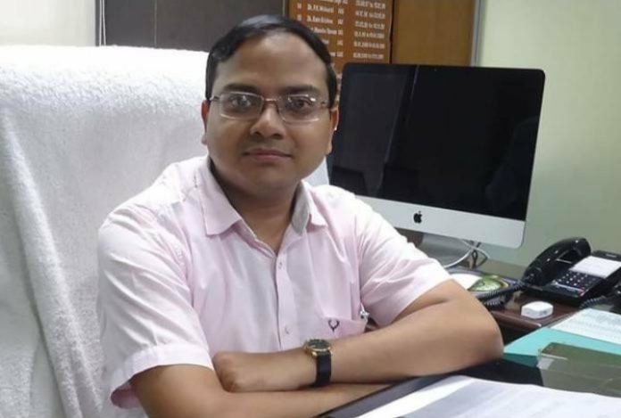 जिलाधिकारी डॉ आशीष कुमार श्रीवास्तव ने आगामी मानसून से पूर्व तैयारी एवं बाढ नियंत्रण प्रबन्धन के लिए की समीक्षा बैठक Through video conferencing, District Magistrate Dr. Ashish Kumar Shrivastava gave necessary guidelines to all the regional