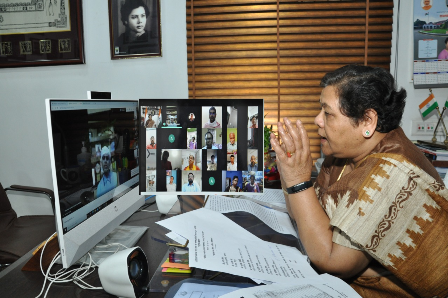 कोरोना संक्रमण से सामना करने के लिए आत्मबल बनाएं रखें, मनोबल कमजोर न करें : सुश्री उइके Governor Ms. Anusuiya Uike today participated in a webinar organized under the aegis of tribal society all over India on the subject of corona awareness.
