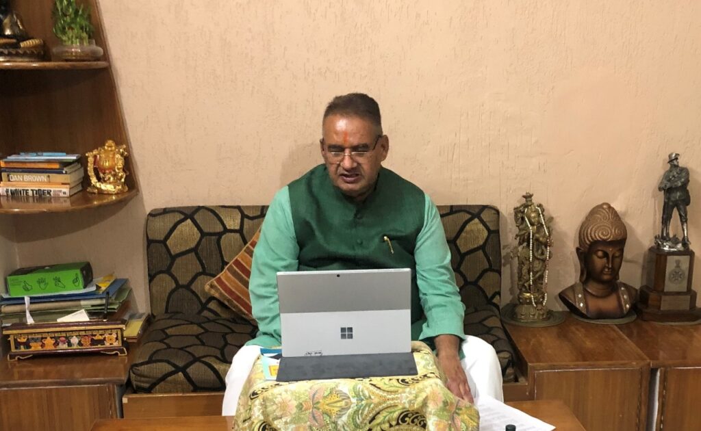 कोविड प्रभारी मंत्री जनपद देहरादून श्री गणेश जोशी ने अधिकारियों संग की बैठक covid Minister in-charge District Dehradun Shri Ganesh Joshi has met District Magistrate, Senior Superintendent of Police,