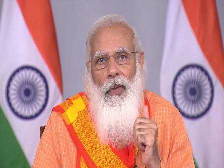 ब्लैक फंगस को लेकर सख्त हुए पीएम मोदी, बोले-दुनिया में जहां भी हो ले आओ इसकी दवा Along with the global epidemic corona in the country, black fungus also remains a major problem. At such a time, Prime Minister Narendra Modi has launched a campaign on a war footing to arrange for the medicine of black fungus, ie mucormycosis.