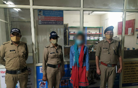नरेंद्र नगर पुलिस ने 12 घण्टे से भी कम समय में किया गुमशुदा युवती को बरामद In a quick action, Narendranagar Police District Tehri Garhwal has recovered a 19-year-old missing girl in less than 12 hours and handed over to the family members.