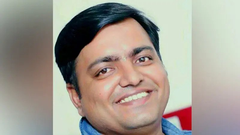 कोरोना ने छीन ली युवा पत्रकार संजीव कुमार गुप्ता की जिंदगी Young journalist Sanjeev Kumar Gupta has passed away after being coronavirus (Kovid-19). Sanjeev Kumar Gupta, 39, was working