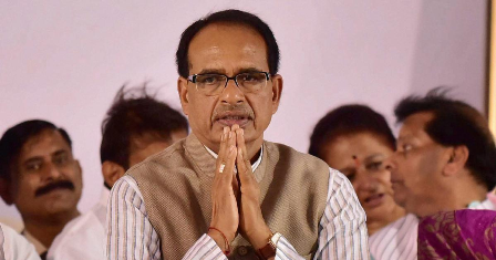 मध्य प्रदेश सरकार का ऐलान, राज्य में पत्रकारों का मुफ्त में होगा ईलाज Madhya Pradesh Chief Minister Shivraj Singh Chauhan said that the state government will bear the Corona treatment of journalists in electronic, print and digital media. Apart from this, if a person in his family is infected with corona, then the state government will also bear the expenses.