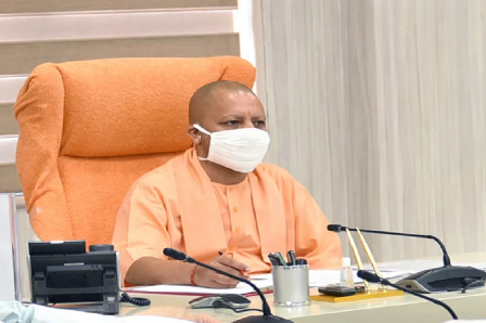 अब यूपी में सरकारी कर्मचारी नहीं कर सकेंगे हड़ताल, राज्य सरकार ने लागू किया एस्मा कानून The Yogi government of UP has implemented ESMA (ESMA) in the state, adopting the strictness. With the implementation of the Essential Services Maintenance Act 1966, the strike of employees related to all essential services in UP has been stopped.