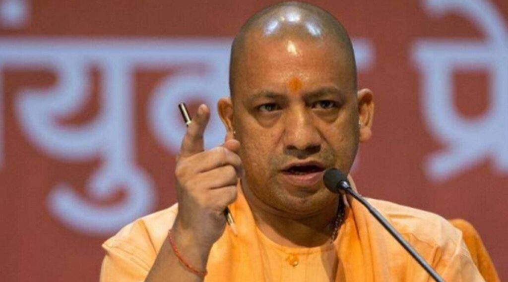 उत्तर प्रदेश: यूपी सरकार के दूसरे मंत्रिमंडल विस्तार की तैयारियां शुरू, गवर्नर आनंदी बेन पटेल सीएम योगी से करेंगी मुलाक़ात Assembly elections are going to be held in Uttar Pradesh next year, but before that talks of cabinet expansion are coming out.