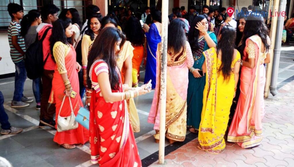 उठता लहंगा,बढ़ती इज्जत (??) Till 1980, girls wore saris or salwar suits in college. The sari then disappeared completely and the salwar suit came with jeans.