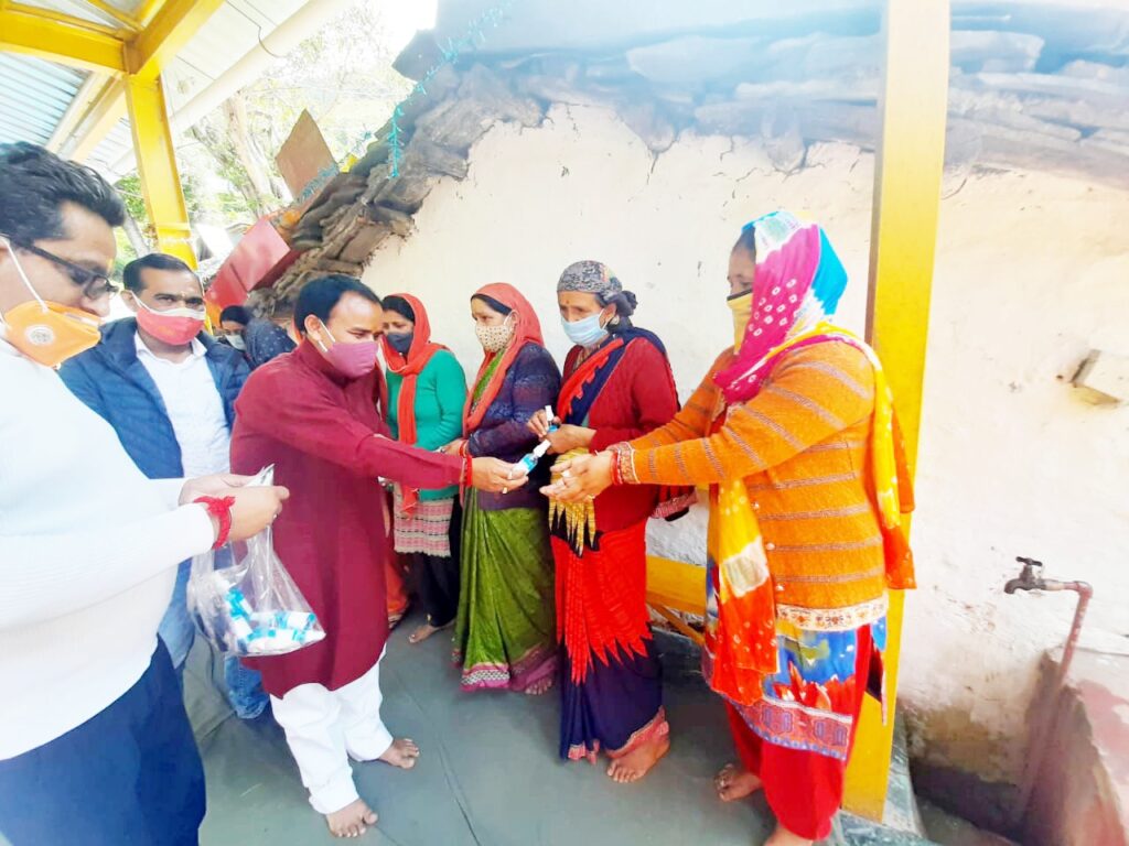 डाॅ0 धन सिंह रावत ने अपने चार दिवसीय चमोली भ्रमण कार्यक्रम के दूसरे दिन स्वास्थ्य व्यवस्थाओं और आपदाग्रस्त क्षेत्रों का स्थलीय निरीक्षण किया Minister of State (Independent Charge), Minister of Higher Education, Cooperation, Protocol, Disaster Management and Rehabilitation