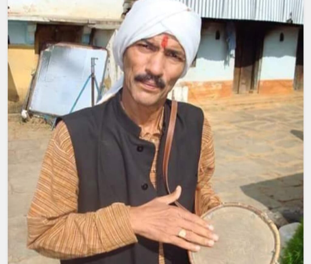 नहीं रहे हरफ़नमौला लोक कलाकार रामरतन काला Uttarakhand comedian and folk singer Ramratan Kala died today. There was a time when he used to make fun of his songs.Let us know