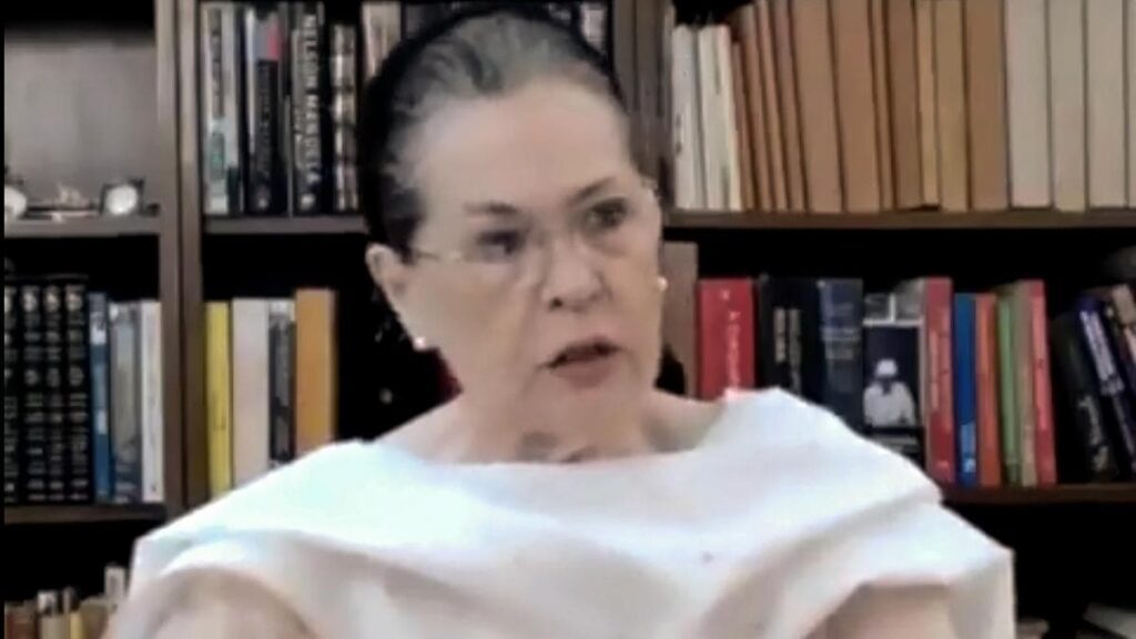महामारी के बीच सोनिया का चिठ्ठी युद्ध Unwell Sonia Gandhi was forced to take command of the Congress. Because the Congress was more unhealthy than them