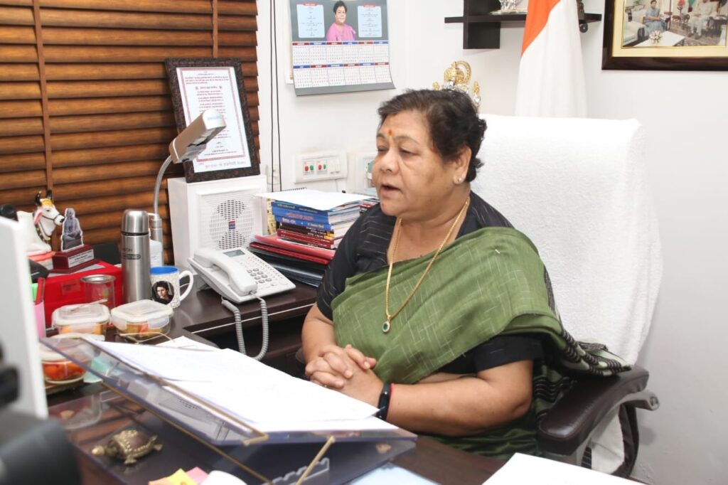 कोरोना महामारी के नियंत्रण एवं जागरूकता में विश्वविद्यालय के छात्र छात्राओं की भूमिका महत्वपूर्ण- राज्यपाल सुश्री उइके