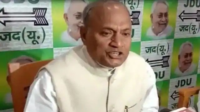 When Chirag's LJP broke down, the parties started an all-out attack on him. JD(U) national president RCP Singh termed this breakdown