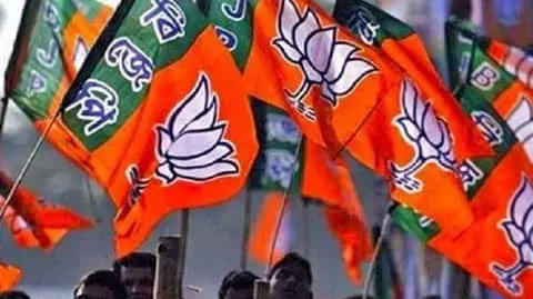 लक्षद्वीप में भाजपा के 15 नेताओं ने एक साथ दिया इस्तीफा, जानें क्या है कारण In the Union Territory of Lakshadweep, 15 leaders of the Bharatiya Janata Party have resigned from the party simultaneously. The reason behind this is being told about the changes made by the administrator of the state, Praful Patel.
