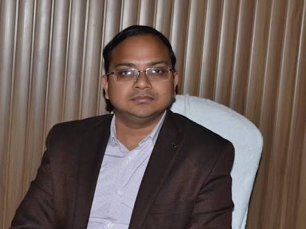 राष्ट्रीय स्वास्थ्य मिशन कार्यक्रमों की समीक्षा बैठक में जिलाधिकारी डाॅ आशीष कुमार श्रीवास्तव ने मुख्य चिकित्साधिकारी को दिए आवश्यक निर्देश Taking a review meeting of National Health Mission programs through videoconferencing, District Magistrate Dr. Ashish Kumar Srivastava