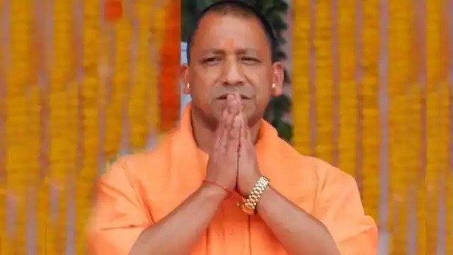 सीएम योगी ने प्रदेश के सभी ग्राम प्रधानों से किया संवाद,‘मेरा गांव-कोरोना मुक्त गांव’को साकार करने के लिए मांग योगदान Chief Minister Yogi Adityanath directly interacted with the village heads. By writing letters to all the elected village heads, he has
