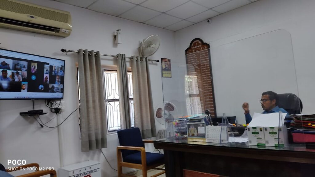 जिलाधिकारी श्री सी0 रविशंकर ने जिला गंगा संरक्षण समिति के साथ की बैठक District Magistrate Shri C. Ravi Shankar held a meeting of District Ganga Rejuvenation Committee on Wednesday through video conferencing
