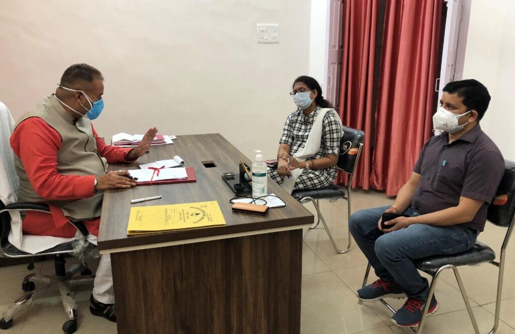 एक साल में बन कर चालू हो जाऐगी सोलर पम्पिंग योजना : काबीना मंत्री गणेश जोशी June. Ganesh Joshi, Minister of Military Welfare, Industrial Development, MSME and Khadi and Village Industries of the state inquired