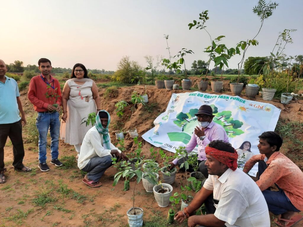 रेन वाटर हार्वेस्टिंग को लेकर जीकेसी चलायेगा वृहद कार्यक्रम : रागिनी रंजन Under the Go Green campaign, courtesy of Global Kayastha Conference (GKC), tree plantation was done in Bihta for environmental
