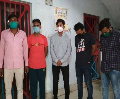 प्रेस की आड़ में जमकर हो रही थी शराब तस्करी, घर के अंदर बने गुप्त चेंबर से पकड़ी गई बड़ी खेप