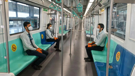 सोमवार से दिल्ली में शुरू होगा मेट्रो का परिचालन, सफर करने से पहले जान लें जरूरी नियम The cases of corona infection in Delhi are continuously decreasing. In such a situation, Chief Minister Kejriwal has started the process of unlocking here gradually, in the first phase, factories were opened and construction work was started and now in the second phase of unlock, on Saturday, CM Kejriwal announced some more relaxation.