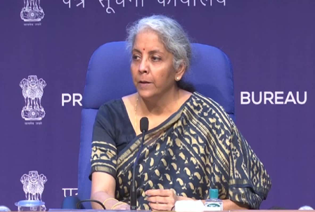 वित्त मंत्री सीतारमण का ऐलान- ब्लैक फंगस की दवा पर नही लगेगा टैक्स, कोविड टीकों पर 5% GST जारी रहेगी